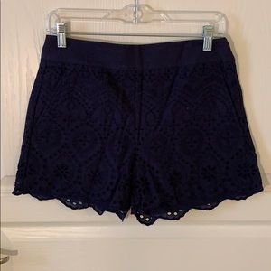 LOFT Navy scallop short